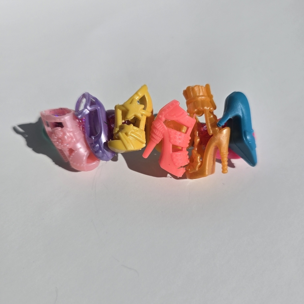 Pick Out Your Barbie Shoes Barrette
